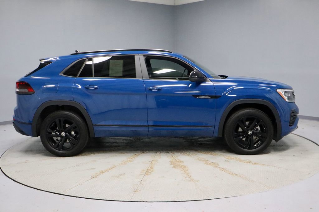 Used 2025 Volkswagen Atlas Cross Sport SEL R-Line AWD/4WD image 6