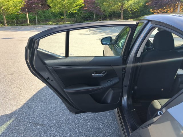 Used 2022 Nissan Sentra SR FWD image 28