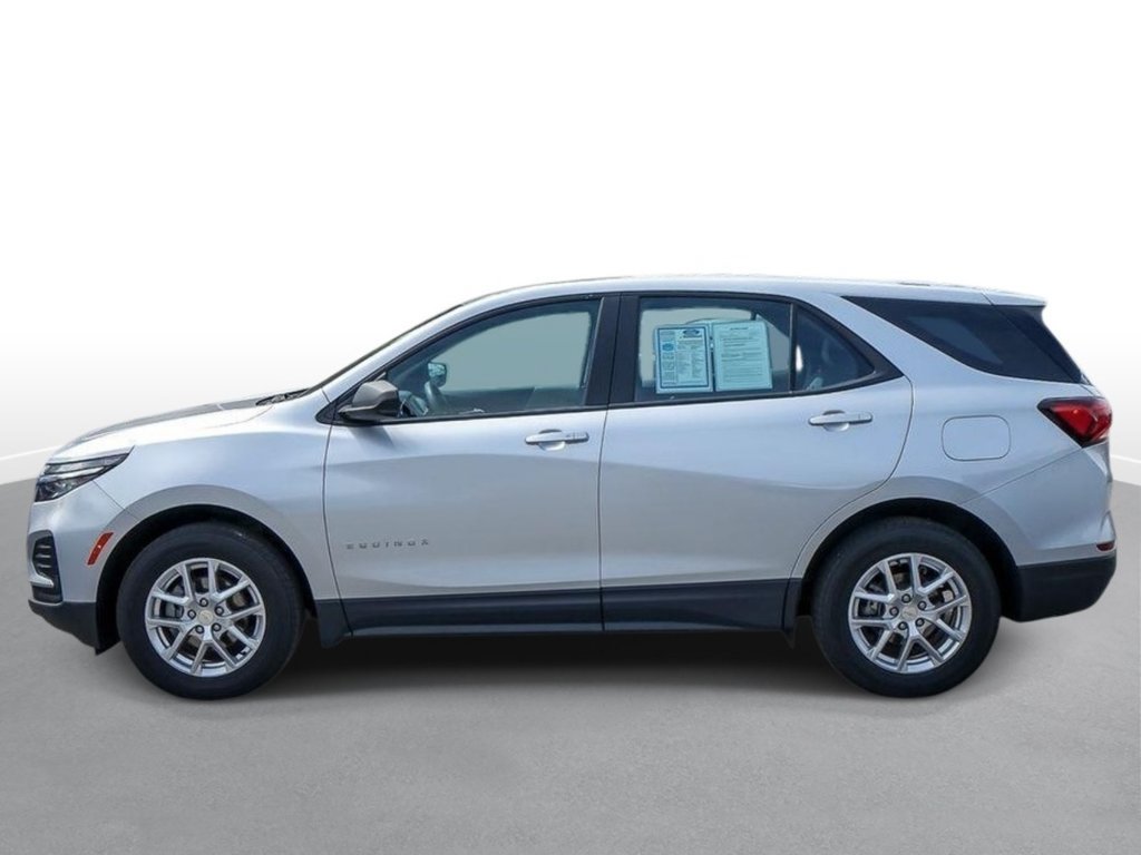 Used 2022 Chevrolet Equinox LS AWD/4WD image 4