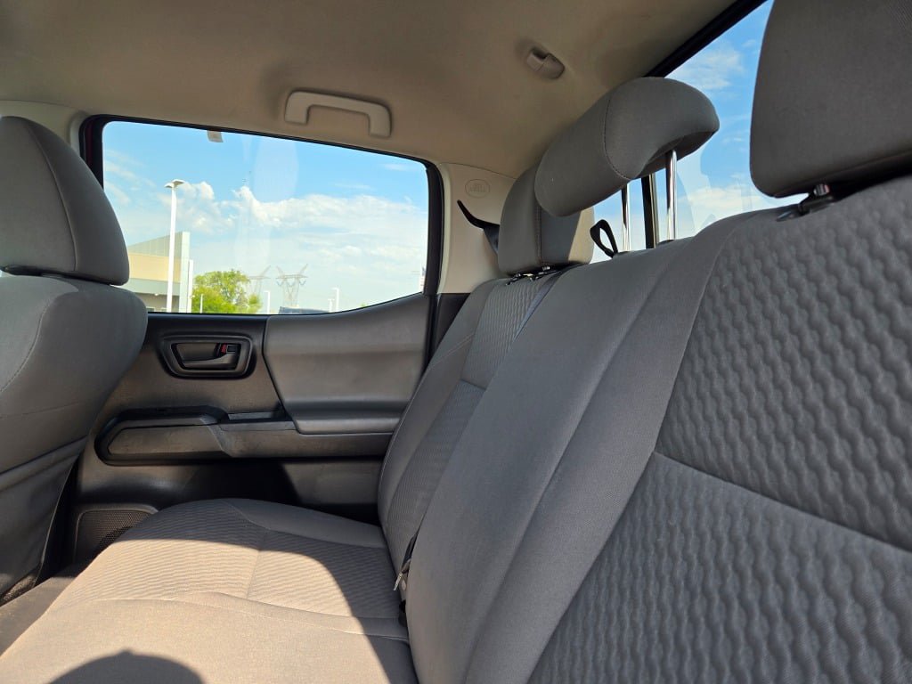 Used 2020 Toyota Tacoma SR AWD/4WD image 18