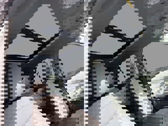 Certified 2021 Ford Explorer XLT w/ Equipment Group 202A image 9