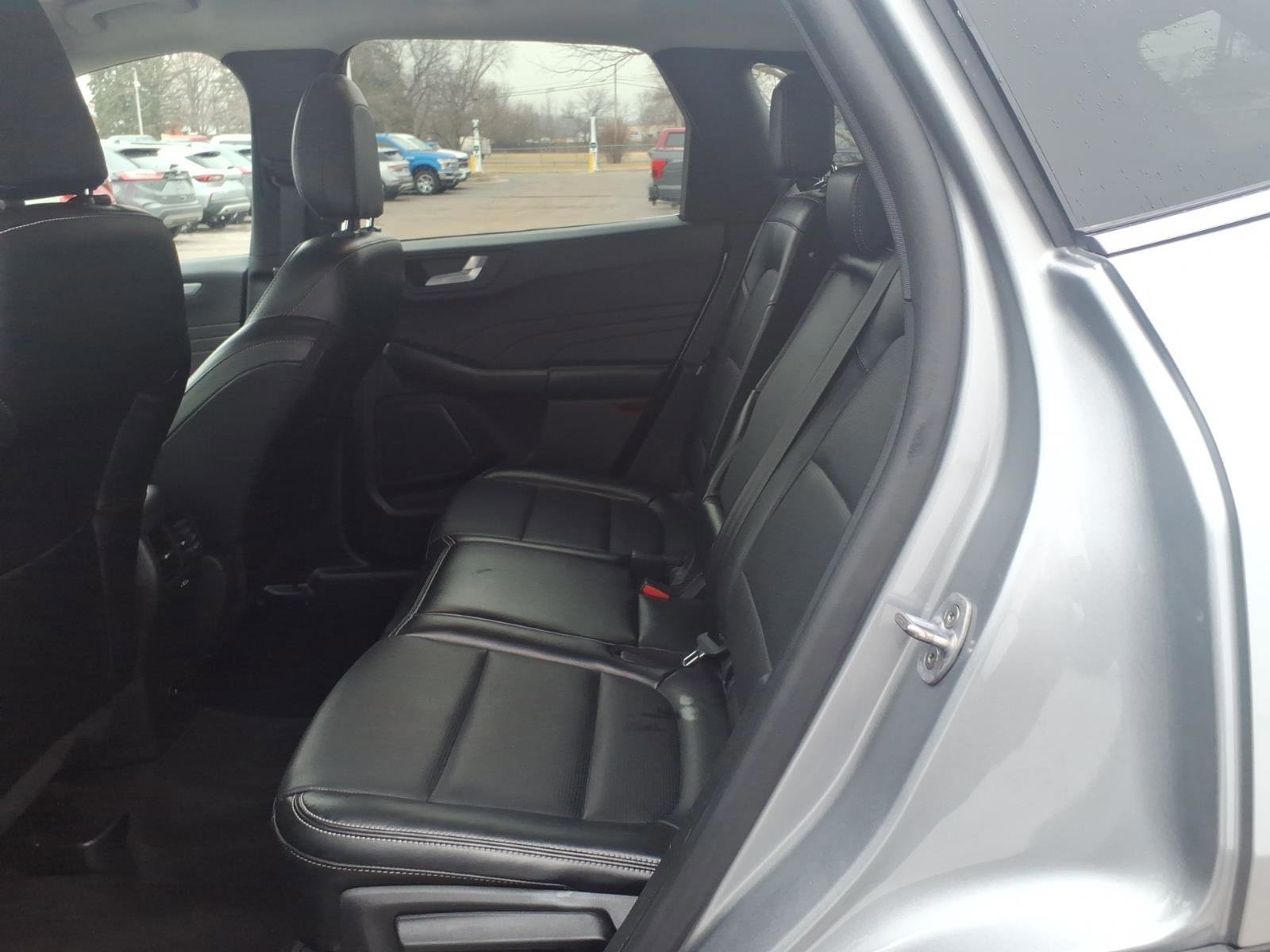 Certified 2024 Ford Escape Platinum image 9