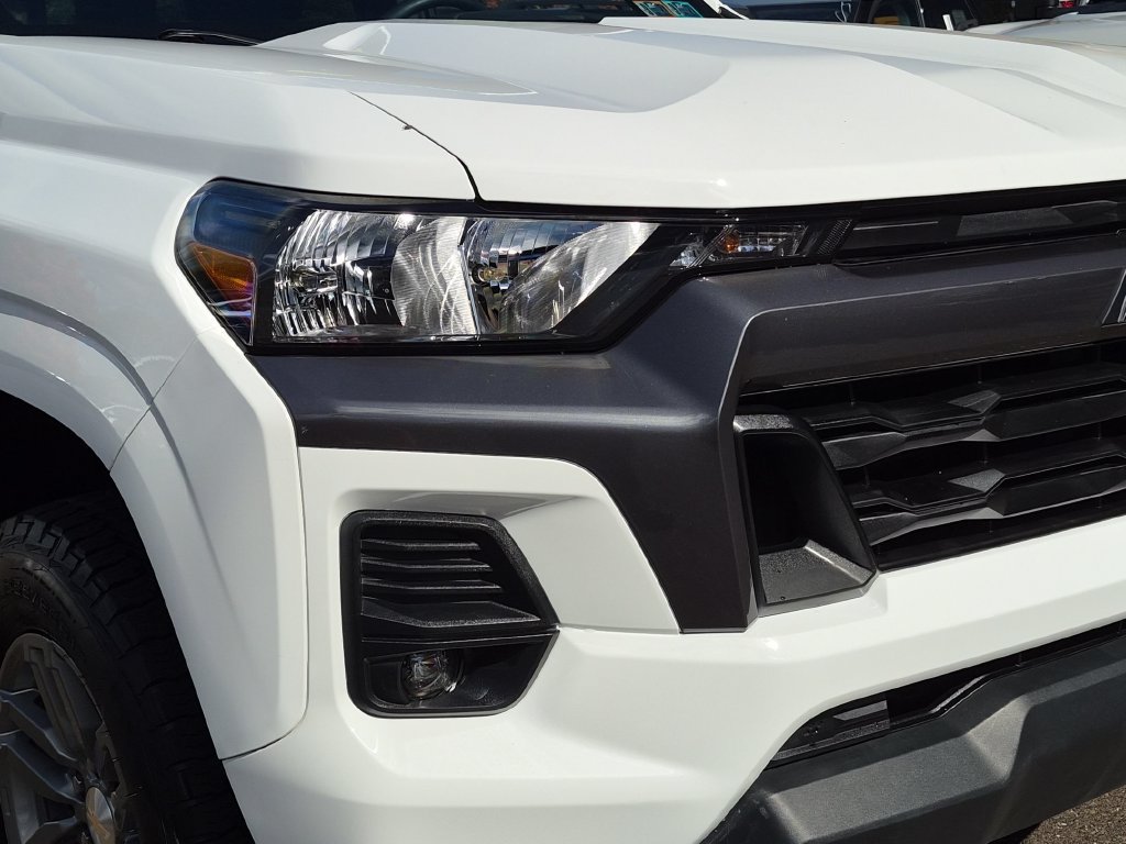 Used 2023 Chevrolet Colorado LT w/ LT Convenience Package II AWD/4WD image 16