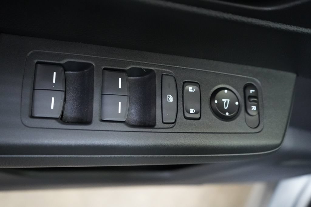 Used 2025 Honda CR-V Sport-L image 30