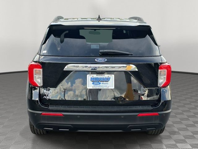 Certified 2023 Ford Explorer XLT RWD image 5