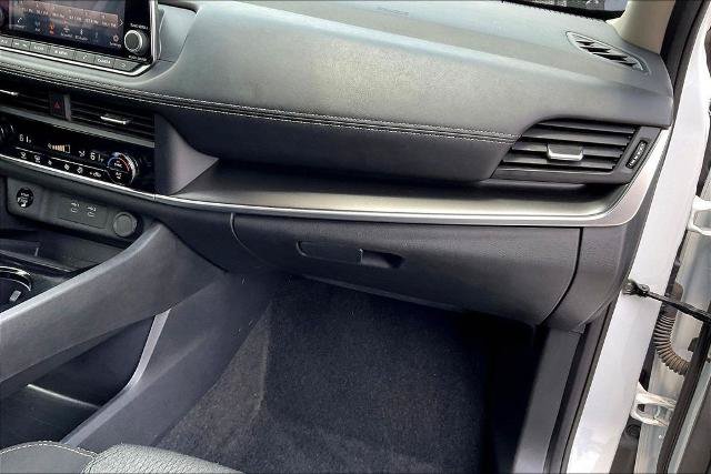 Used 2025 Nissan Rogue SV FWD image 25