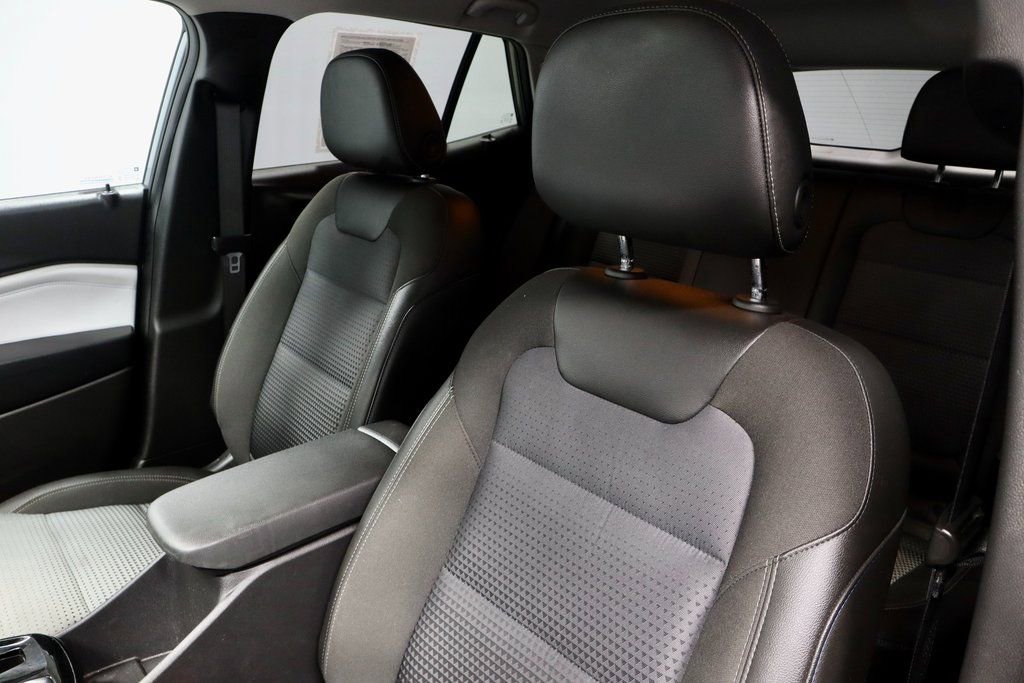 Used 2025 Chevrolet Trax LT w/ Driver Confidence Package image 26