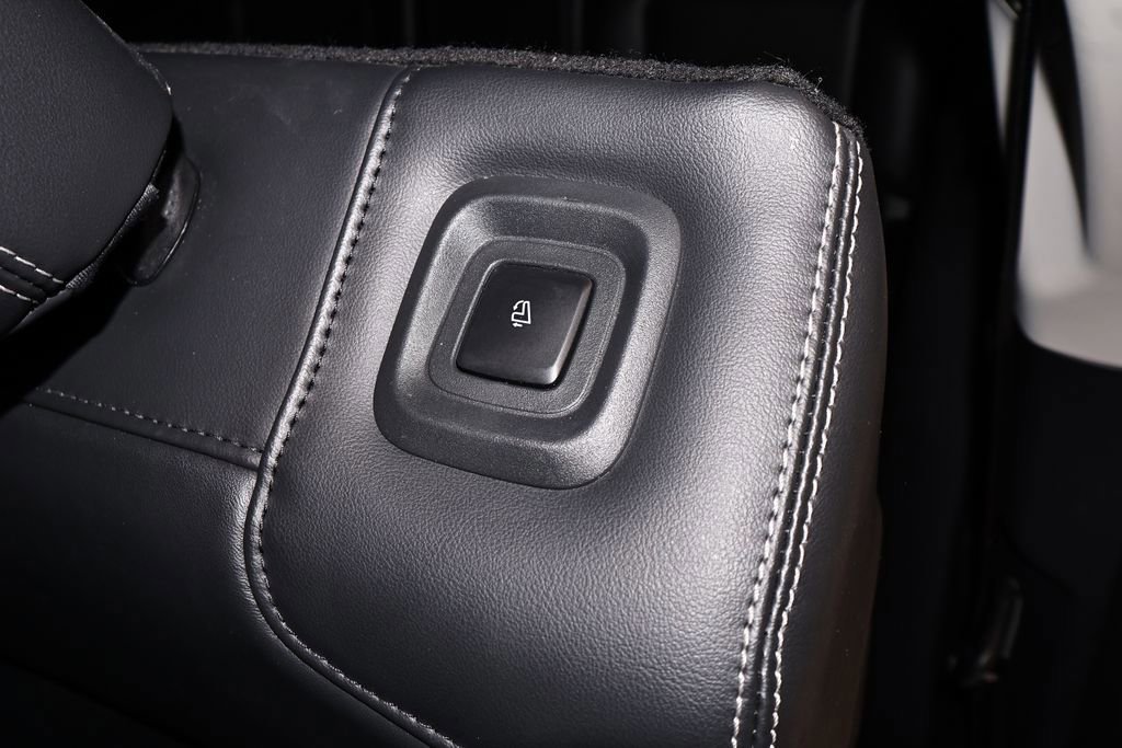 Certified 2025 Ford Expedition Max Platinum image 21