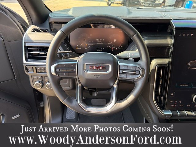 Used 2025 GMC Yukon Elevation w/ LPO, Elevation Black Package AWD/4WD image 14