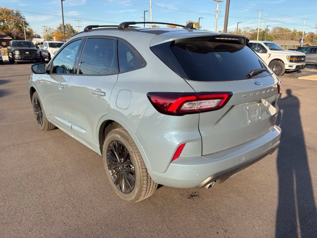 Certified 2023 Ford Escape ST-Line Elite AWD/4WD image 5