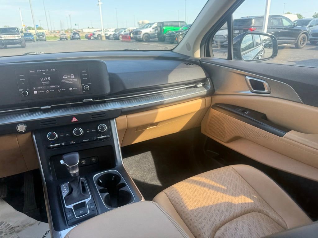 Used 2024 Kia Carnival LX FWD image 35
