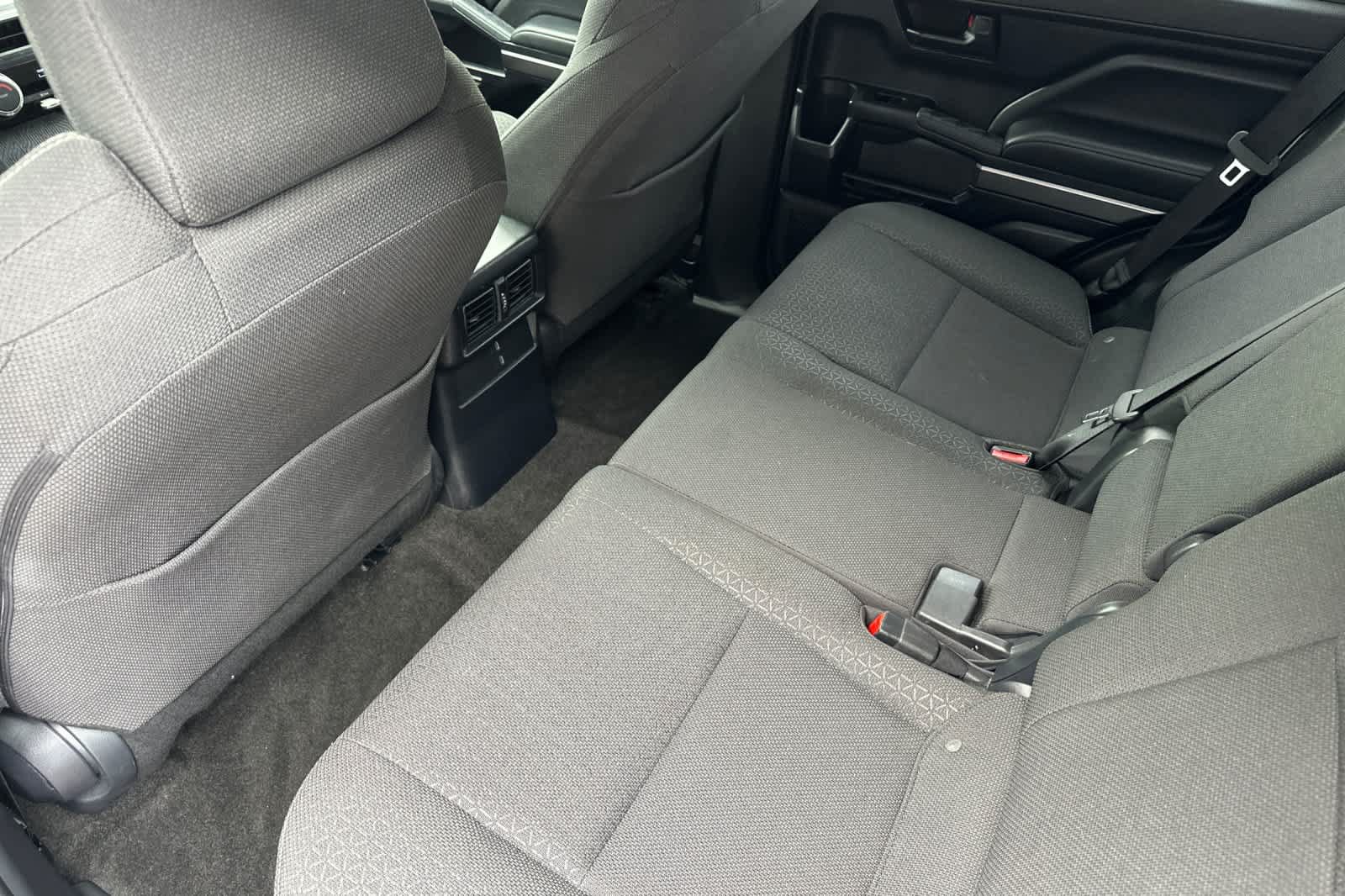 Used 2025 Toyota 4Runner SR5 AWD/4WD image 4