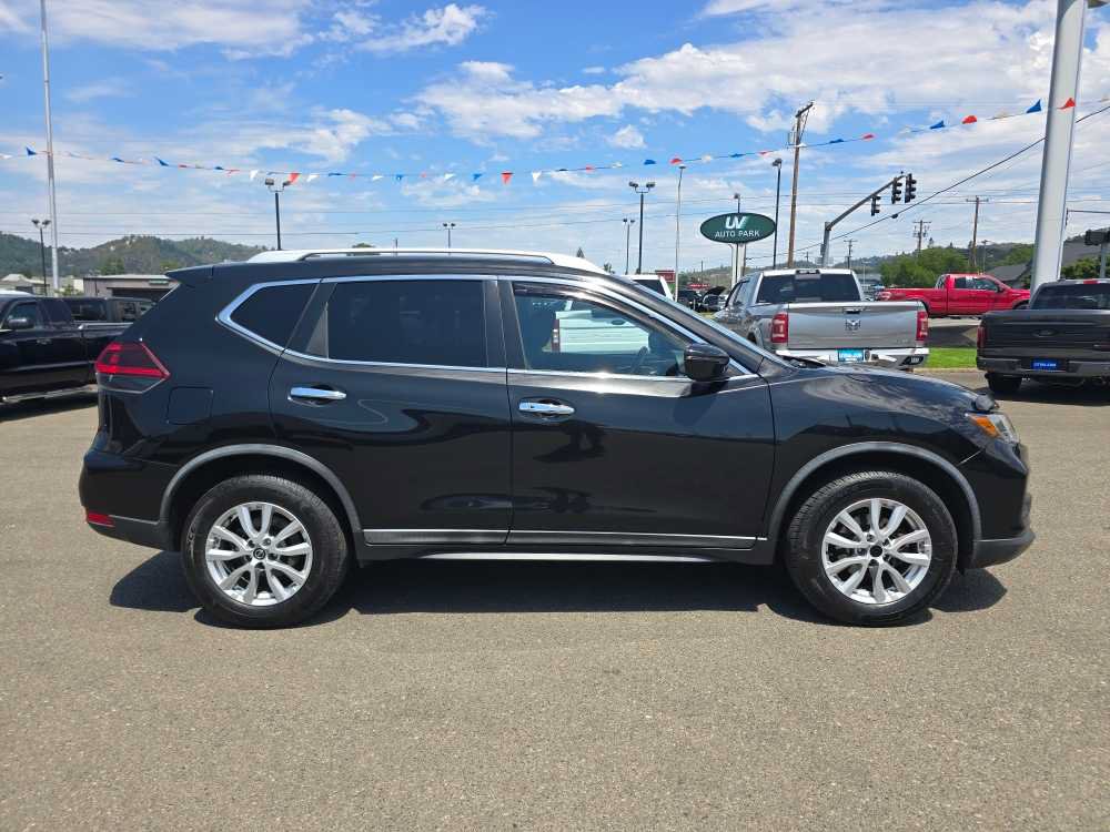 Used 2018 Nissan Rogue SV AWD/4WD image 6