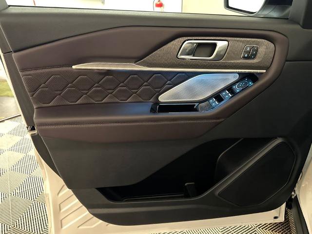 Certified 2025 Ford Explorer Platinum w/ Ultimate Package image 16