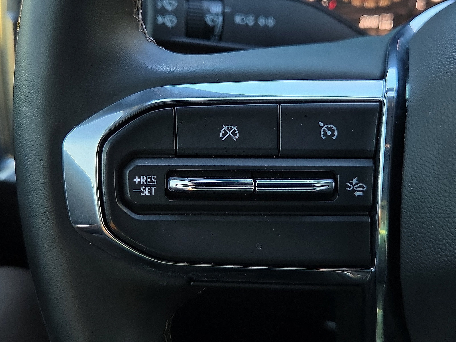 Used 2025 GMC Canyon Denali AWD/4WD image 18