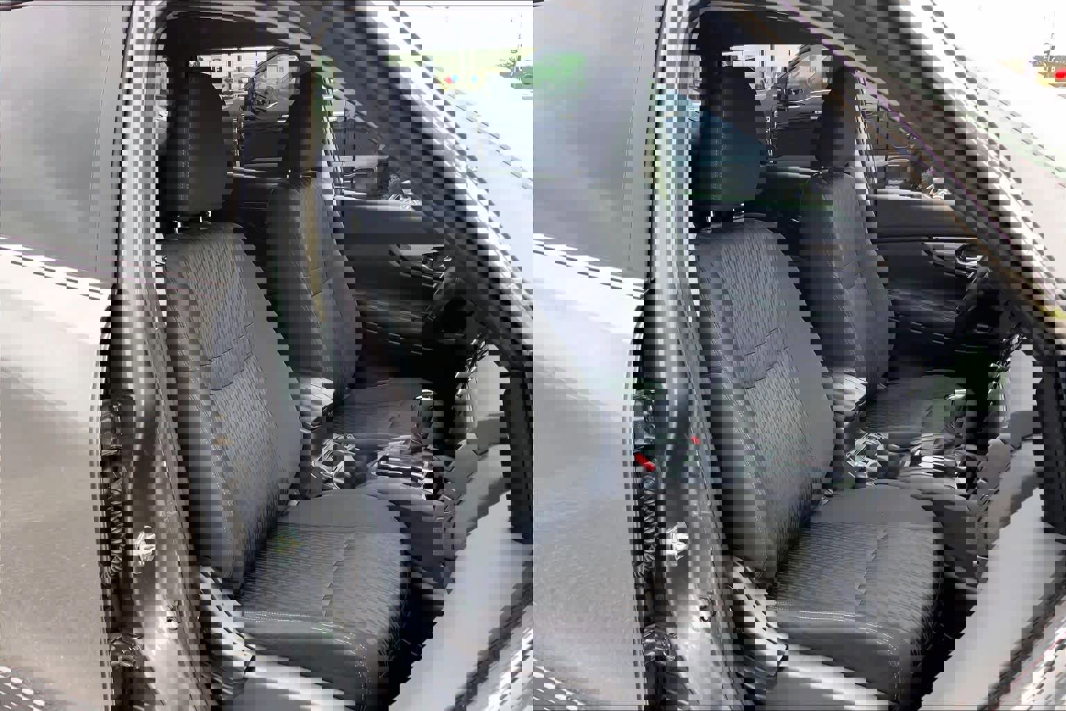 Used 2020 Nissan Rogue S w/ Special Edition Package image 11