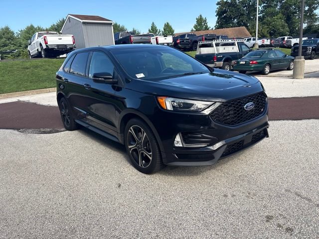 Certified 2019 Ford Edge ST w/ Cold Weather Package AWD/4WD image 14