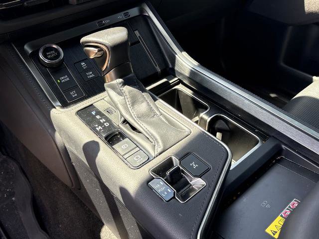 Used 2024 Lexus GX 550 w/ Accessory Package (Z1) AWD/4WD image 27