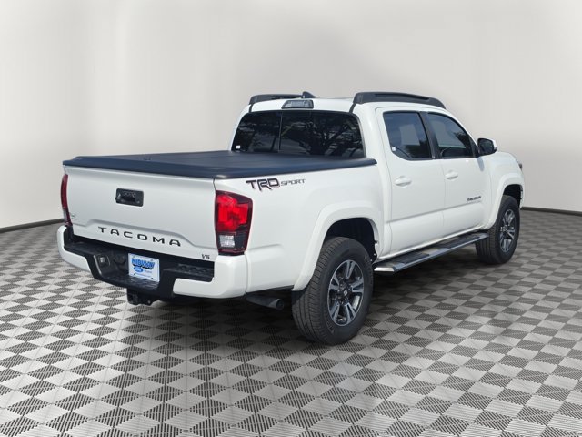 Used 2018 Toyota Tacoma TRD Sport RWD image 6