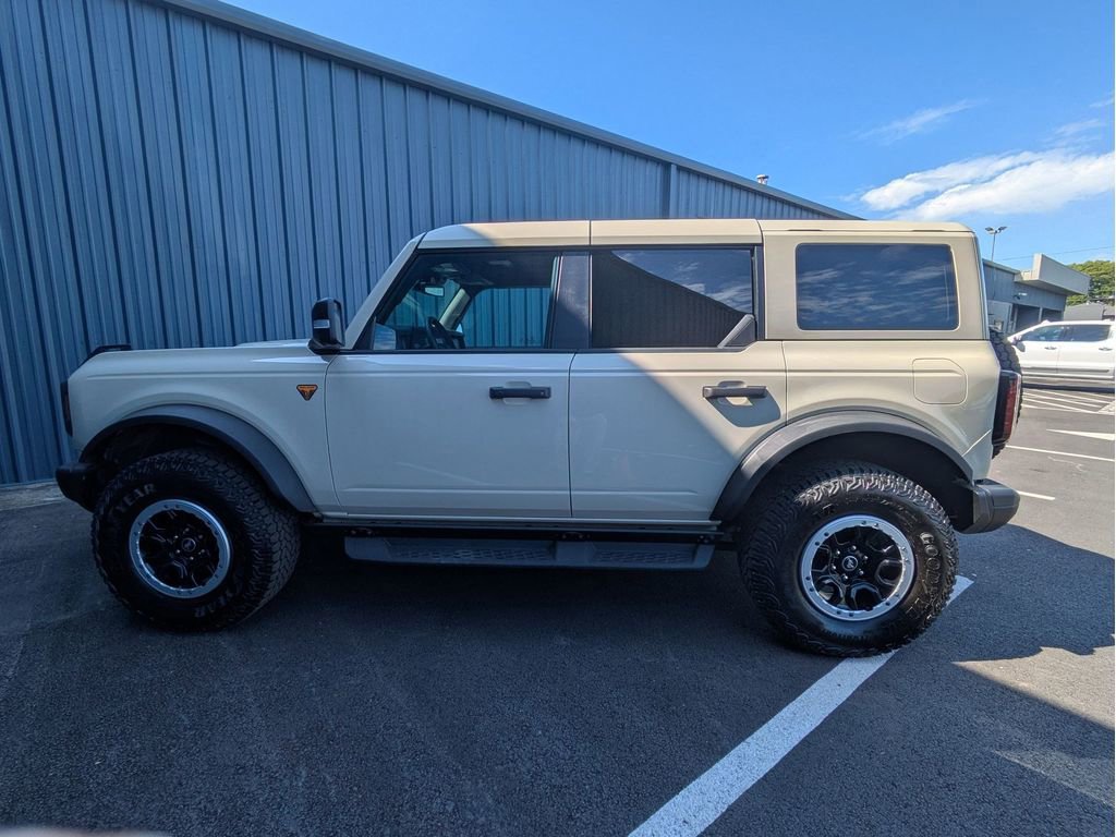 Certified 2025 Ford Bronco Badlands AWD/4WD image 3