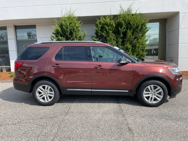 Certified 2018 Ford Explorer XLT w/ Equipment Group 202A AWD/4WD image 3