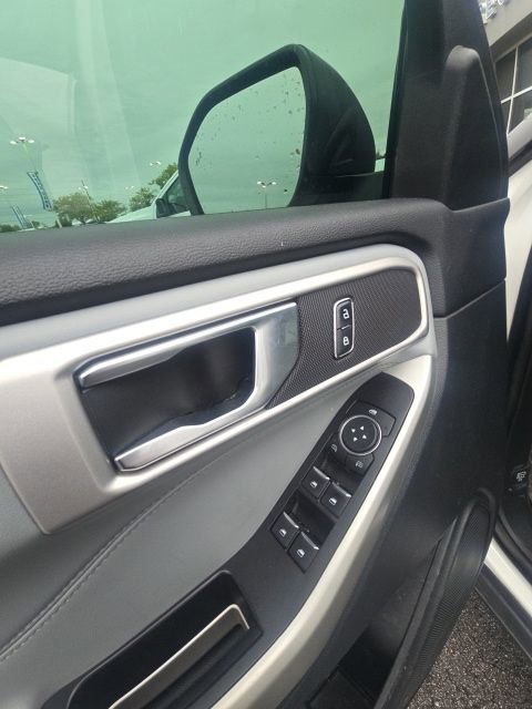 Certified 2021 Ford Explorer XLT w/ Equipment Group 202A AWD/4WD image 15