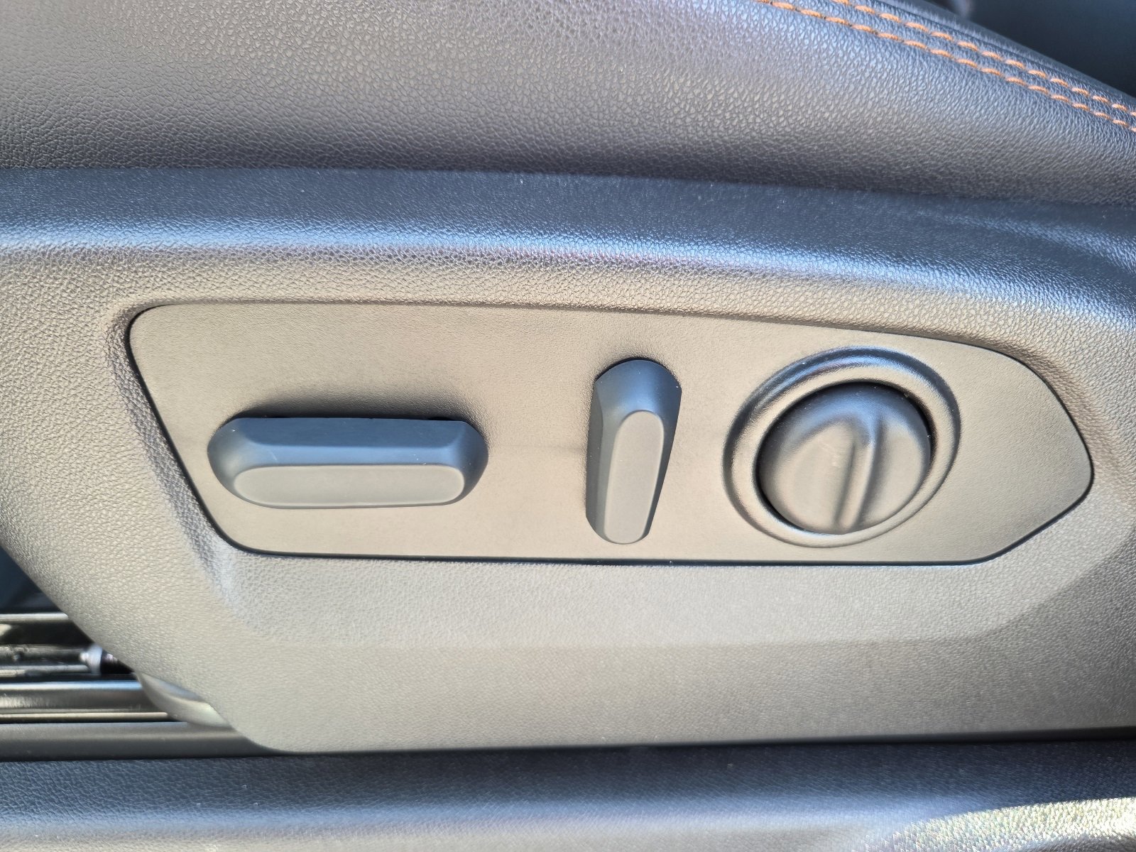 Used 2023 GMC Sierra 2500 AT4 w/ AT4 Premium Plus Package image 15