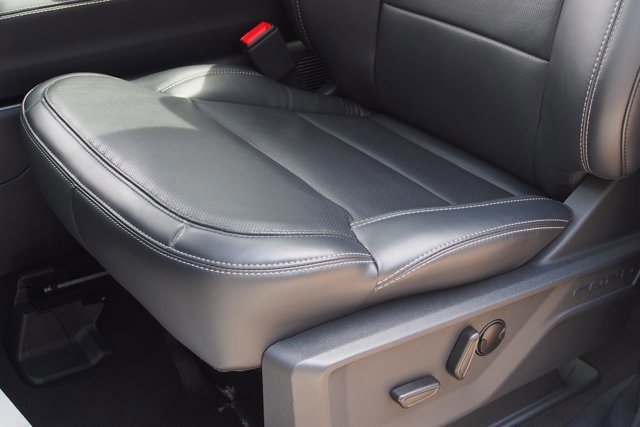 Certified 2025 Ford Expedition Max Platinum w/ Driver's Package image 21