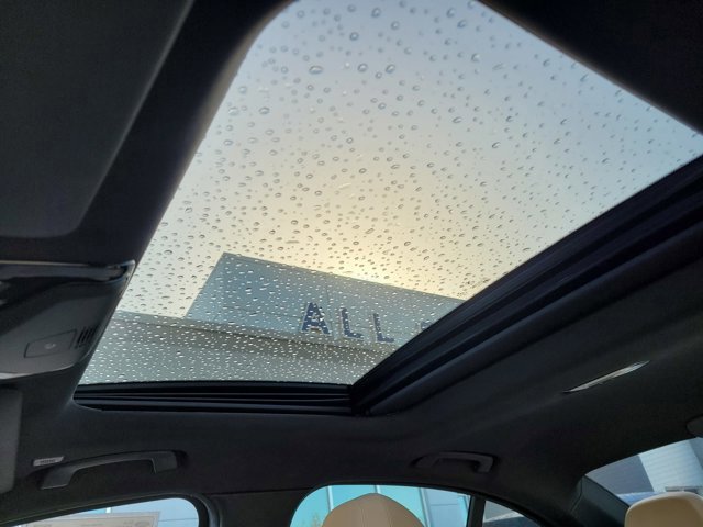 Used 2020 BMW 330i Sedan w/ Premium Package image 16