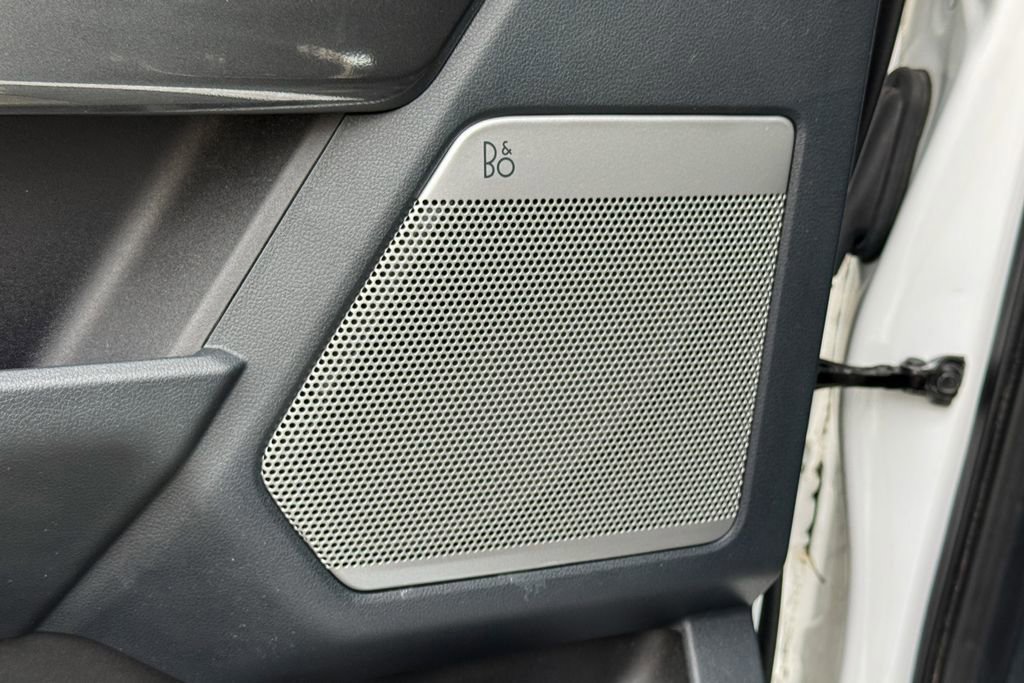 Certified 2023 Ford F150 Lariat w/ Equipment Group 502A High image 31