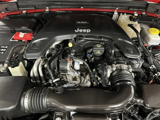 Used 2021 Jeep Wrangler Unlimited Sahara AWD/4WD image 22