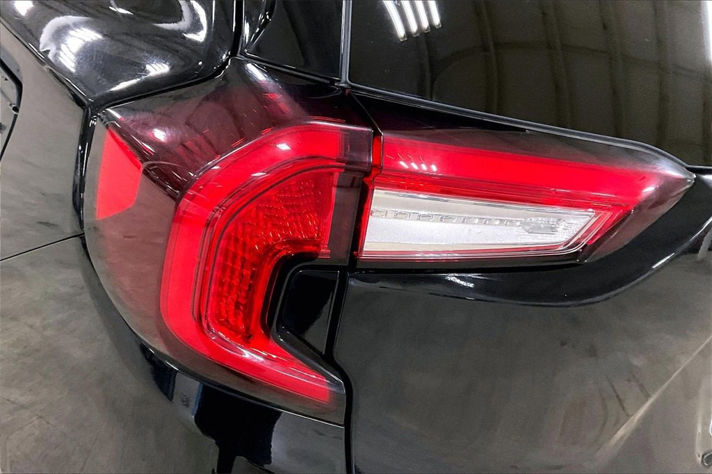 Used 2024 GMC Terrain SLT image 27