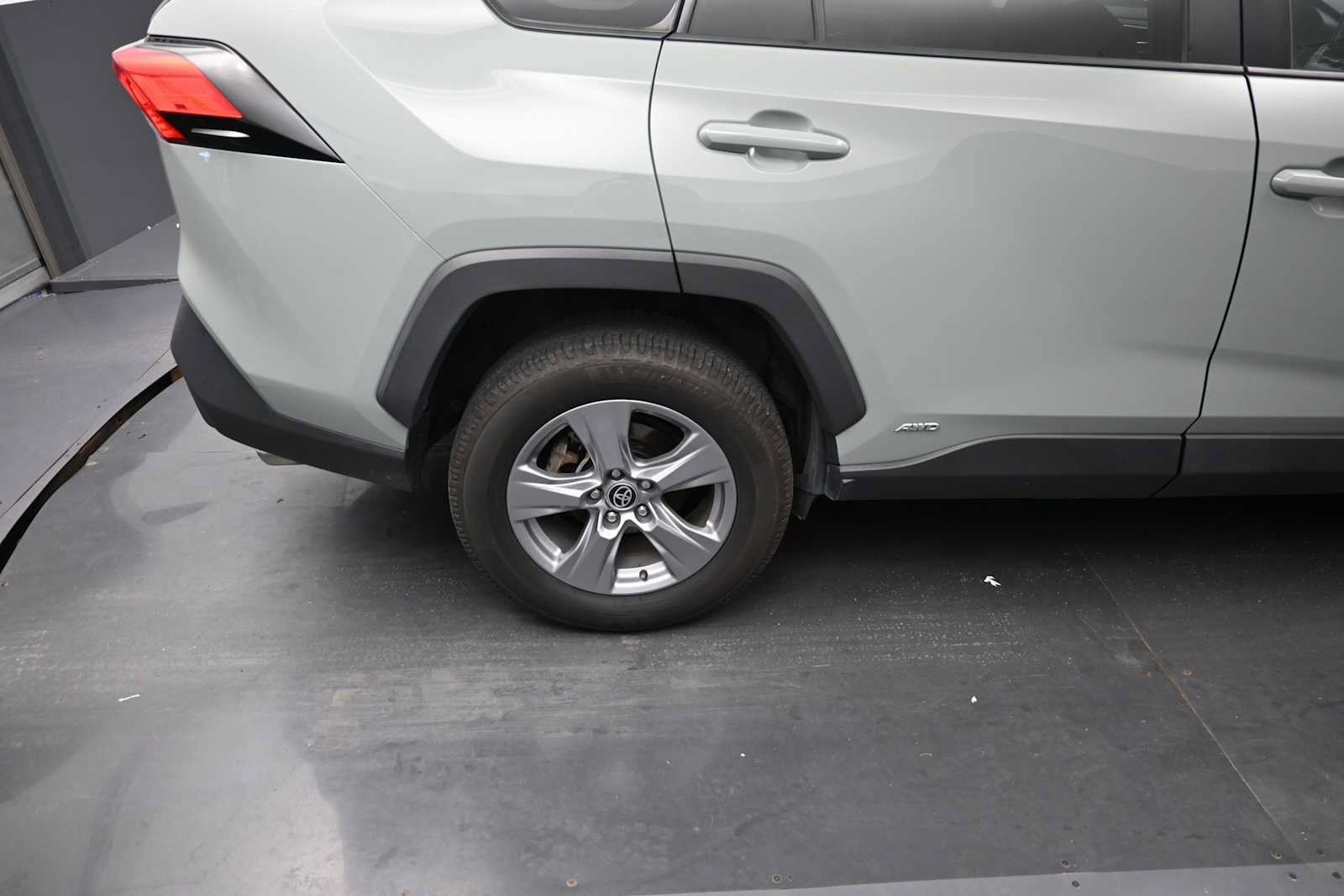 Used 2022 Toyota RAV4 XLE w/ XLE Grade Weather Package AWD/4WD image 3