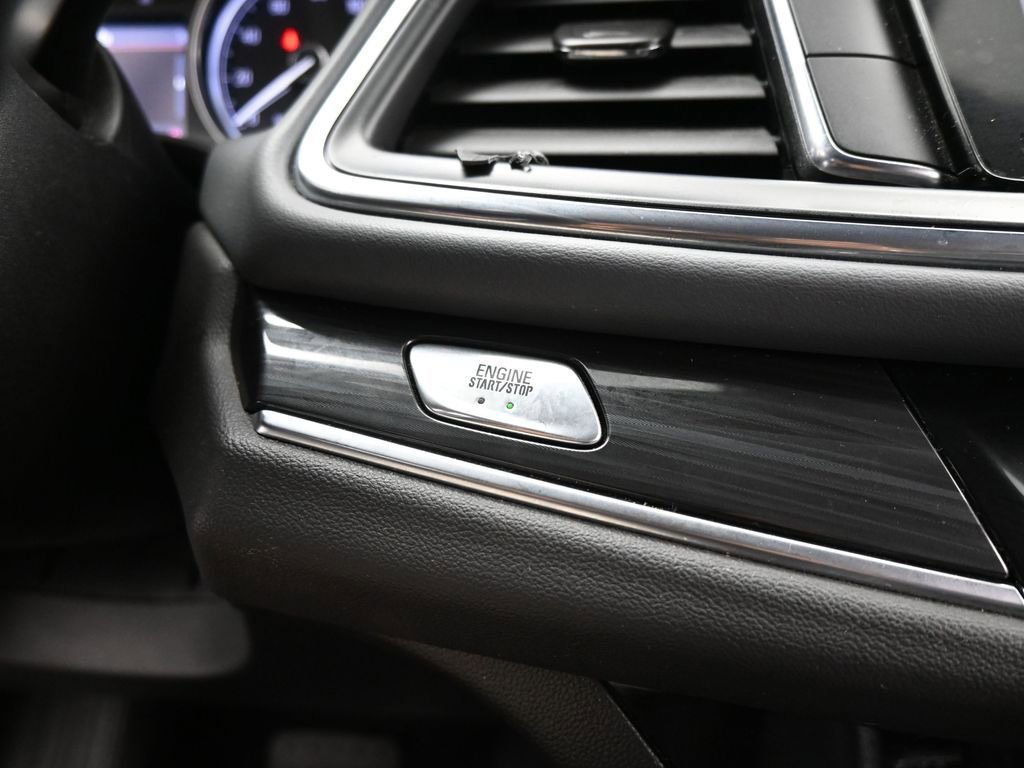 Used 2022 Buick Enclave Essence image 42