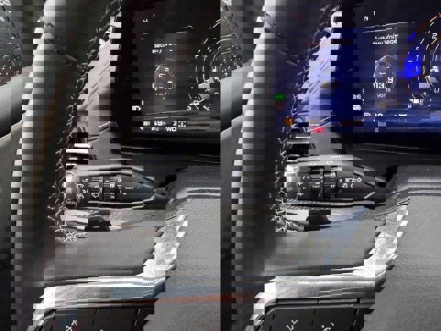 Used 2025 Chevrolet Traverse LT image 15