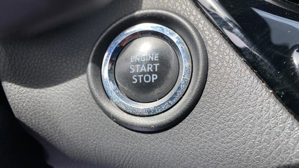 Used 2020 Toyota C-HR XLE FWD image 23