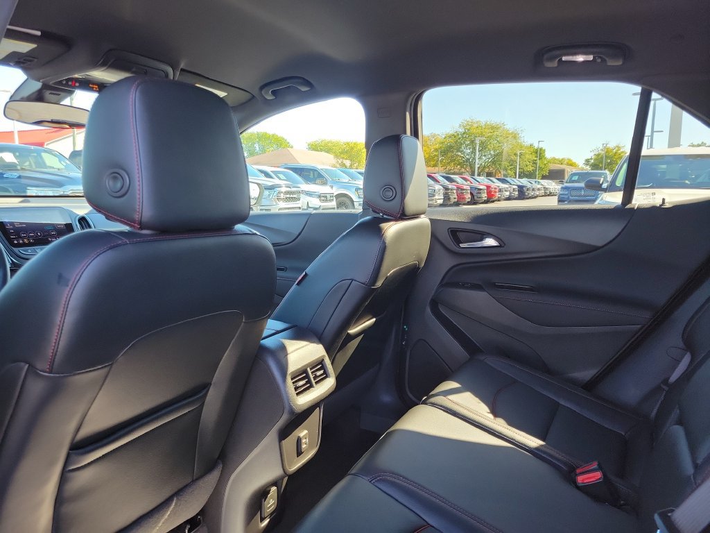 Used 2022 Chevrolet Equinox RS w/ RS Leather Package FWD image 16