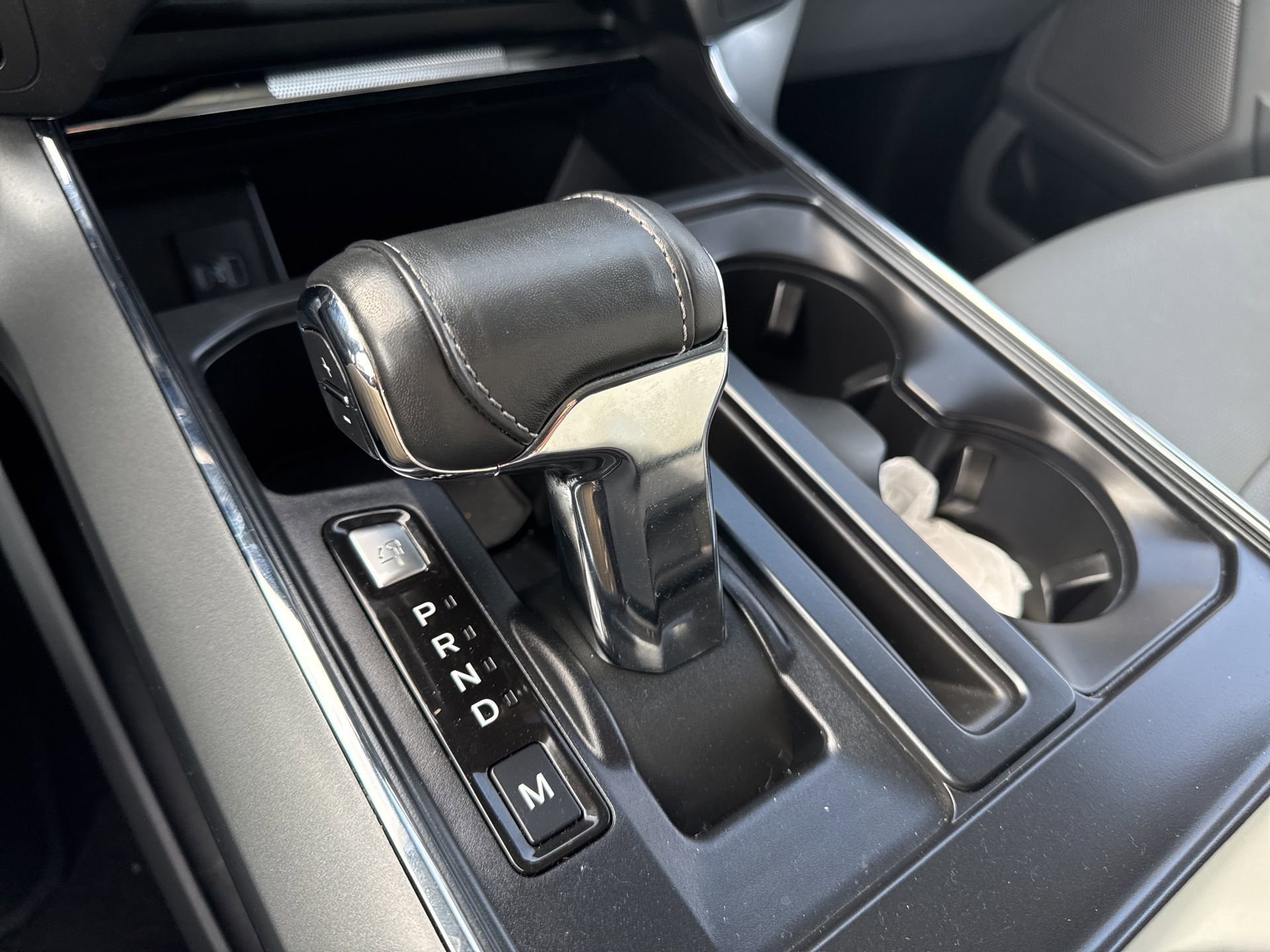 Certified 2022 Ford F150 Lariat w/ Equipment Group 501A Mid image 17