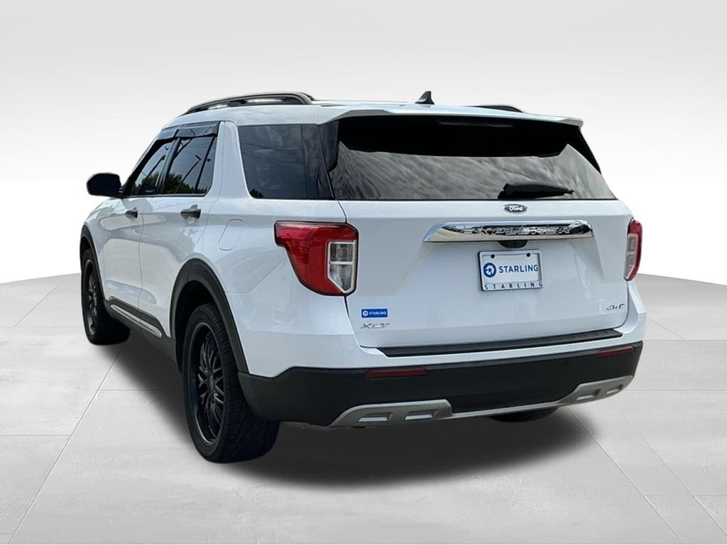 Certified 2023 Ford Explorer XLT w/ Equipment Group 202A AWD/4WD image 9