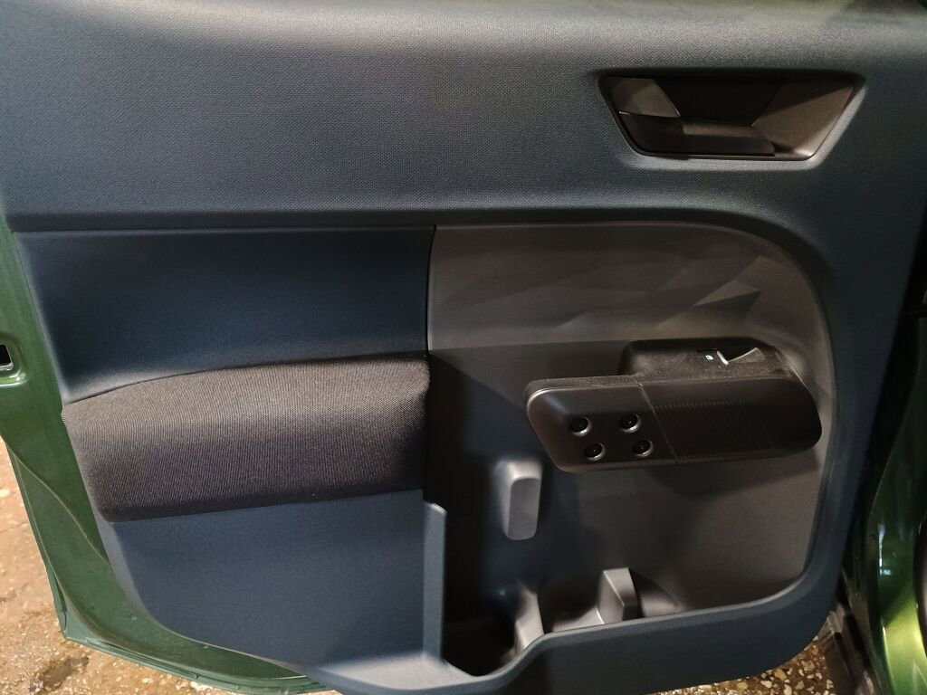 Certified 2025 Ford Maverick XL image 16