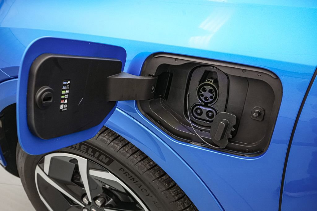 Used 2025 Chevrolet Equinox EV LT w/ Convenience Package image 14