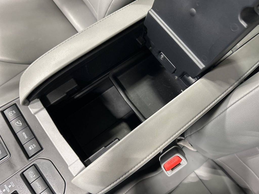 Used 2021 Toyota Highlander XLE AWD/4WD image 26