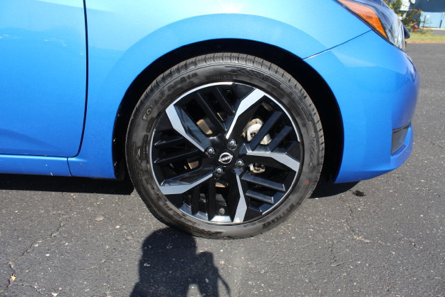 Used 2024 Nissan Versa SR FWD image 17