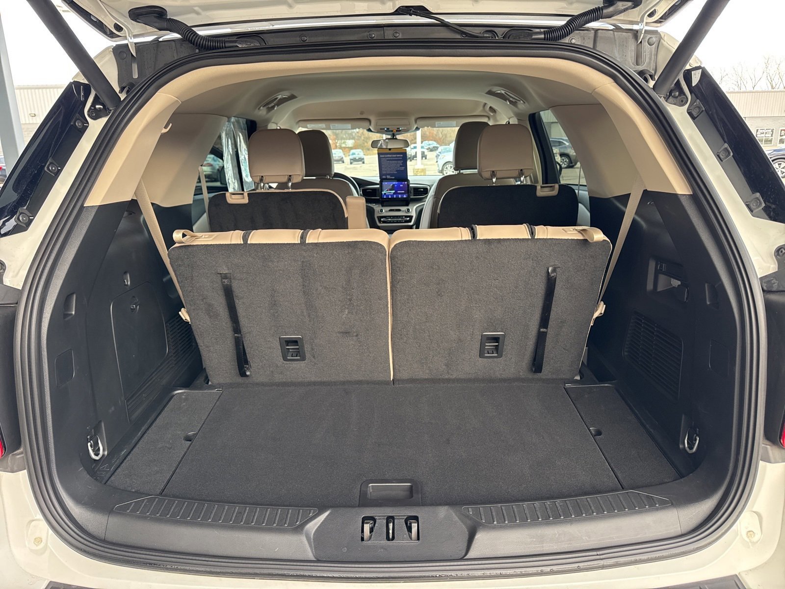 Certified 2023 Ford Explorer XLT w/ Equipment Group 202A image 39