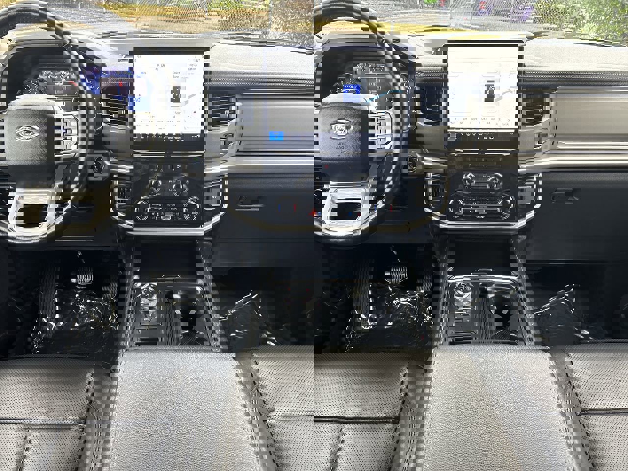 Certified 2024 Ford Expedition XLT image 15