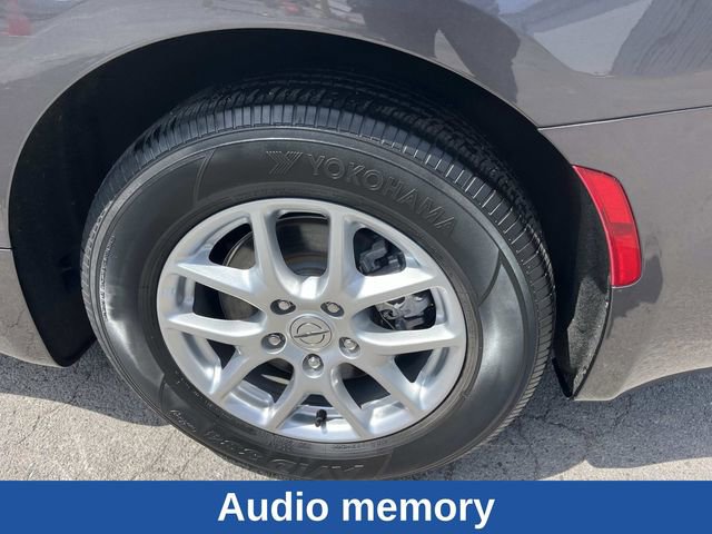 Used 2023 Chrysler Pacifica Touring-L FWD image 14