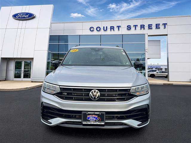 Used 2023 Volkswagen Tiguan SE R-Line FWD image 2