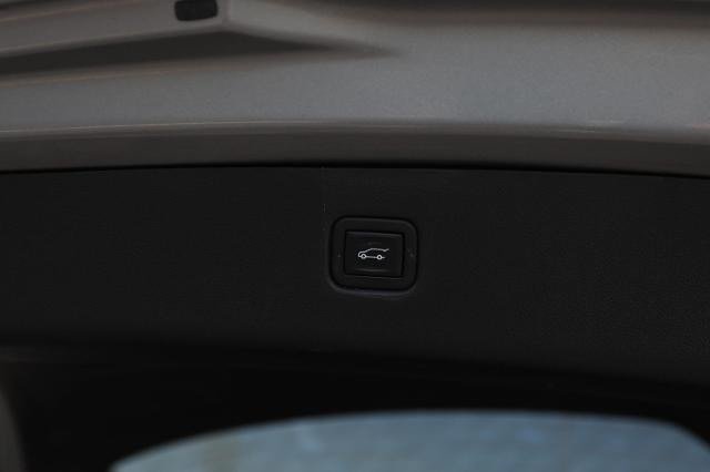 Used 2023 Chevrolet Blazer LT w/ Convenience Package FWD image 12