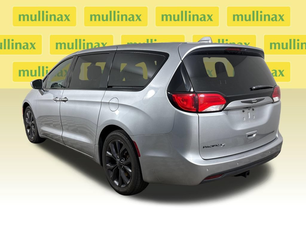 Used 2018 Chrysler Pacifica Touring Plus w/ S Appearance Package FWD image 9