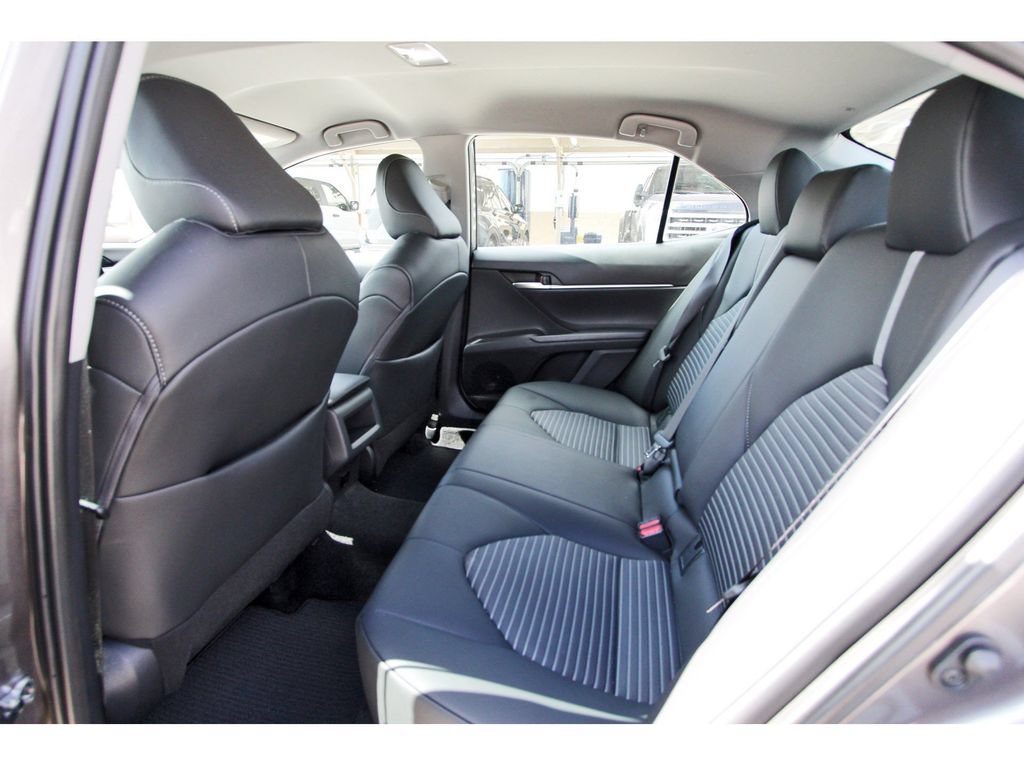 Used 2024 Toyota Camry SE FWD image 10